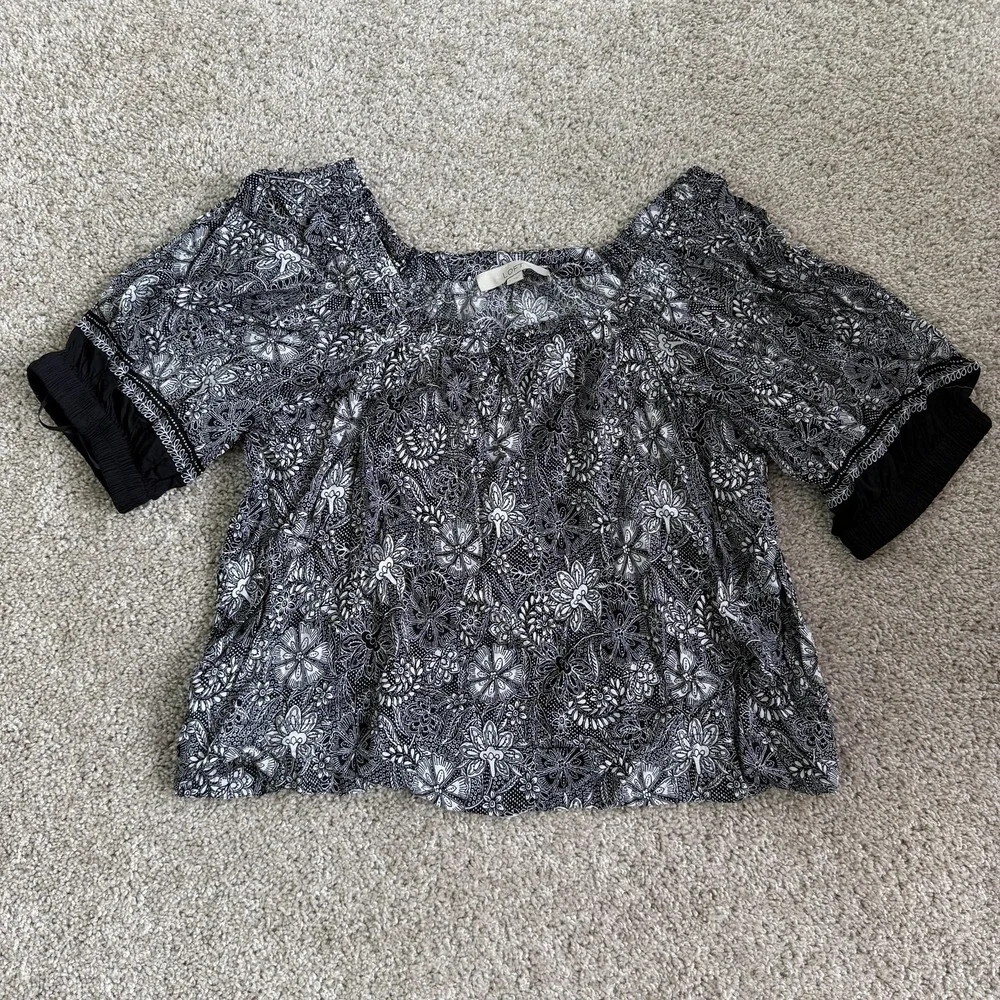 LOFT Blouse Womens Large Black Floral Off Shoulder Puff Sleeve Ruffle Top